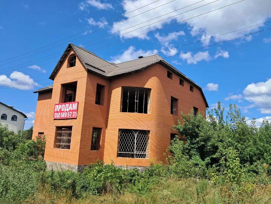 Продаж будинку поблизу стадіону "Ворскла"