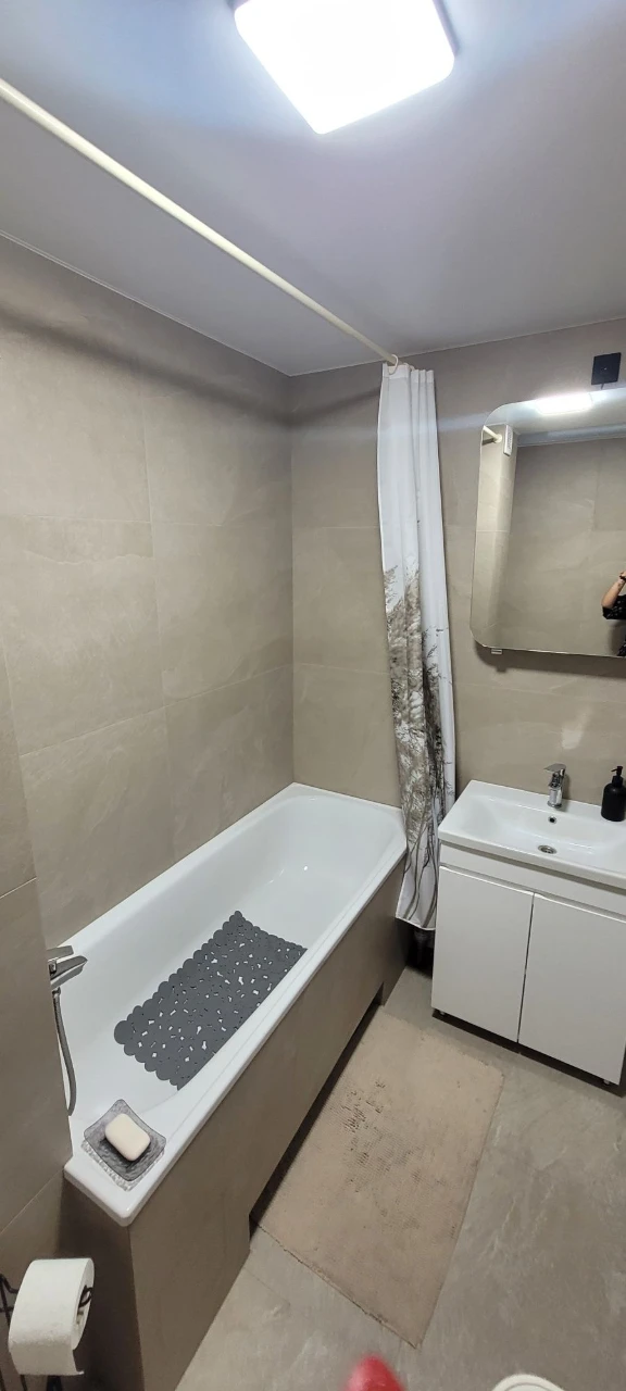 Продається 4-кімнатна квартира в ГАО Л/Б 3/9, 10 мікрорайон