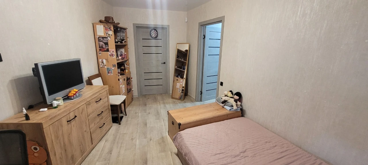 Продається 4-кімнатна квартира в ГАО Л/Б 3/9, 10 мікрорайон