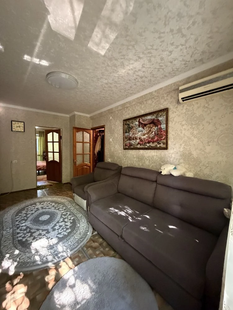 For Sale: 2-bedroom apartment with gas heating