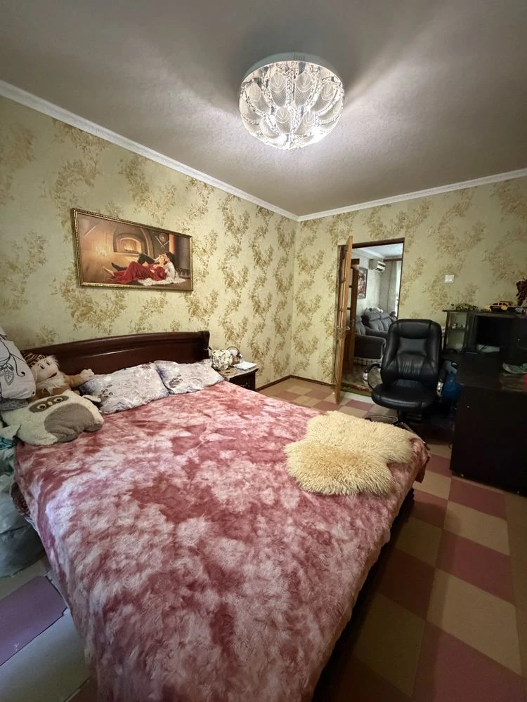 For Sale: 2-bedroom apartment with gas heating