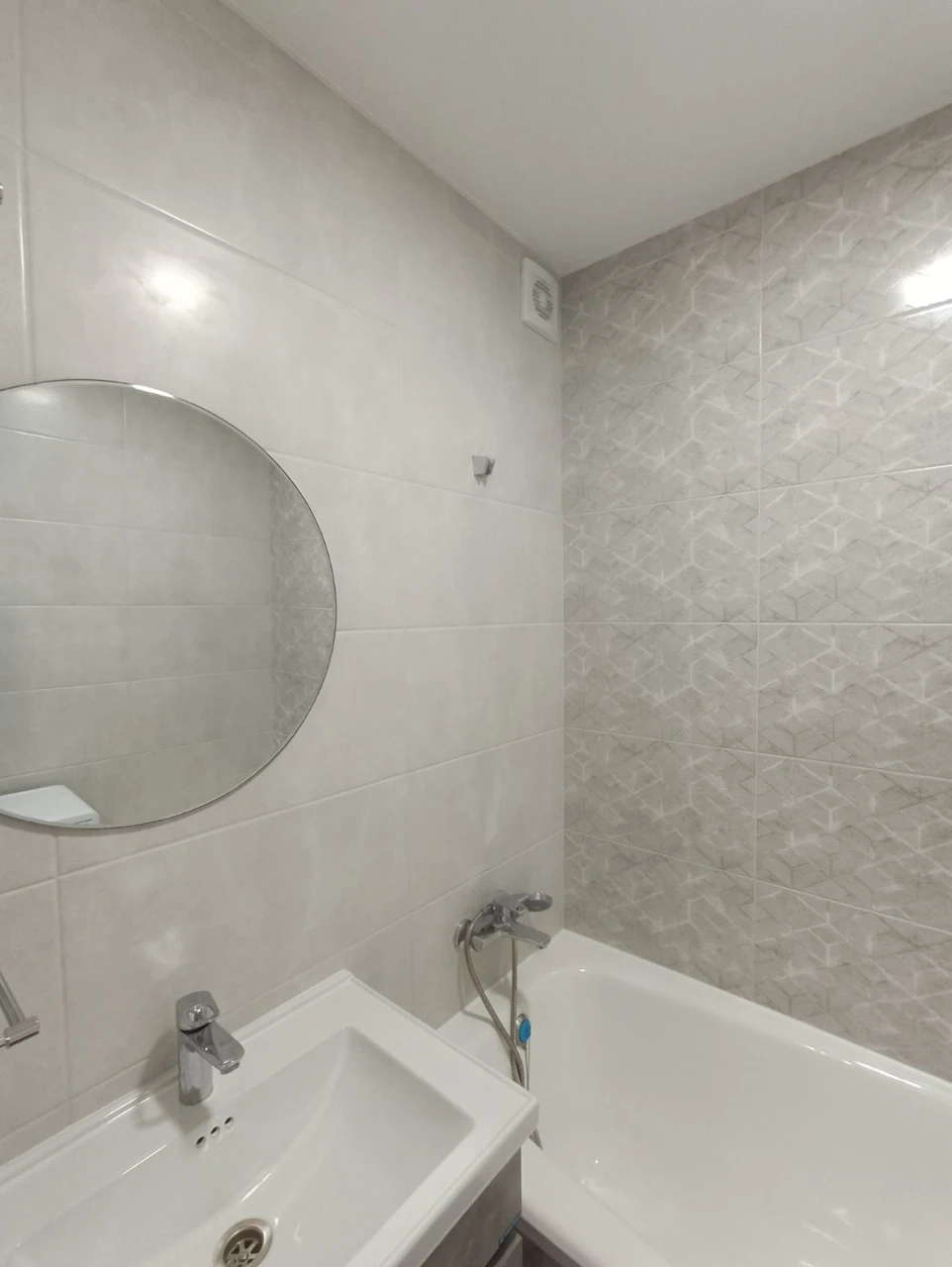 For sale, 2 rooms, left bank, 7th floor
