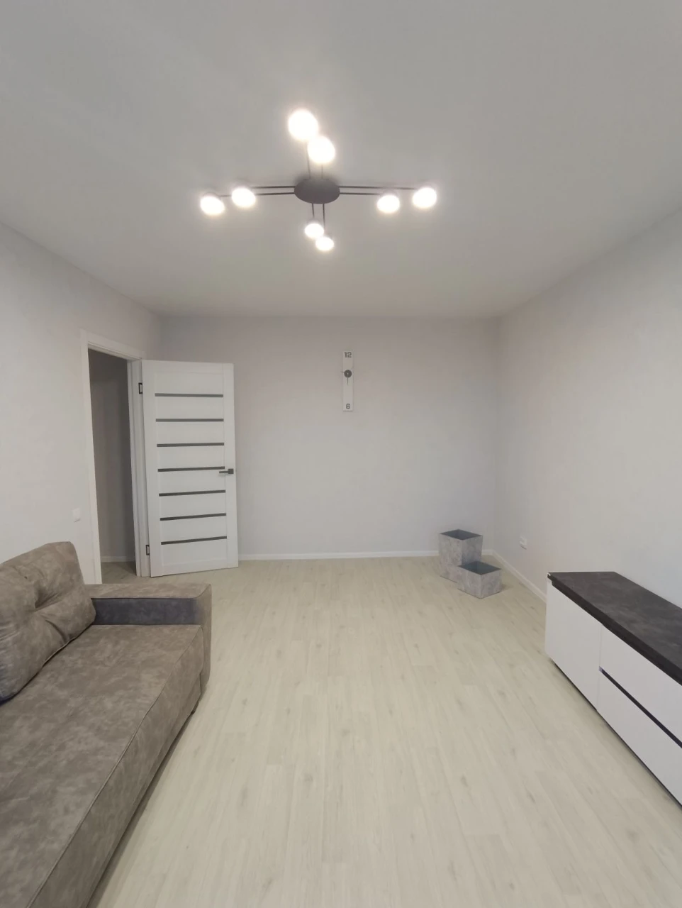 For sale, 2 rooms, left bank, 7th floor