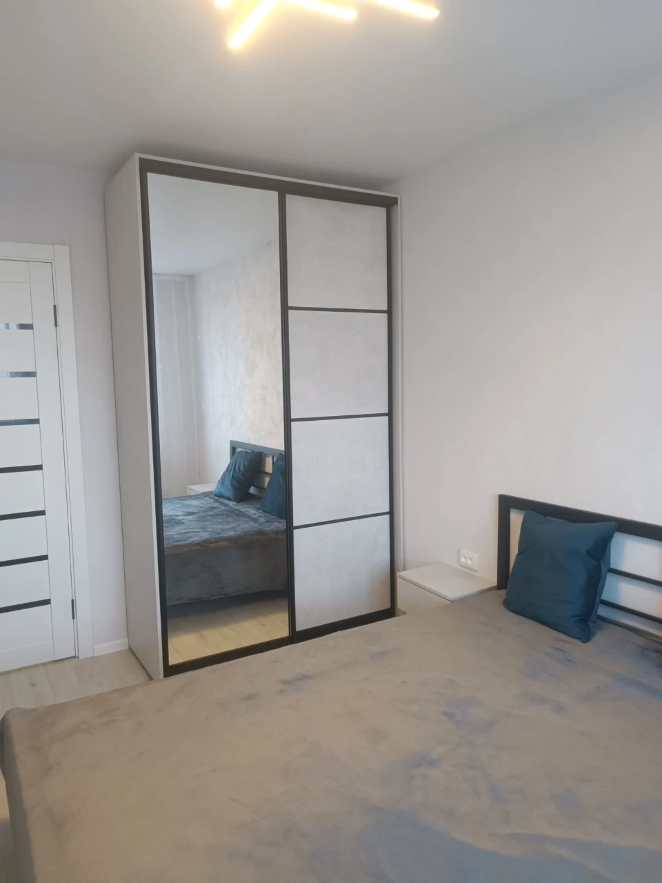 For sale, 2 rooms, left bank, 7th floor