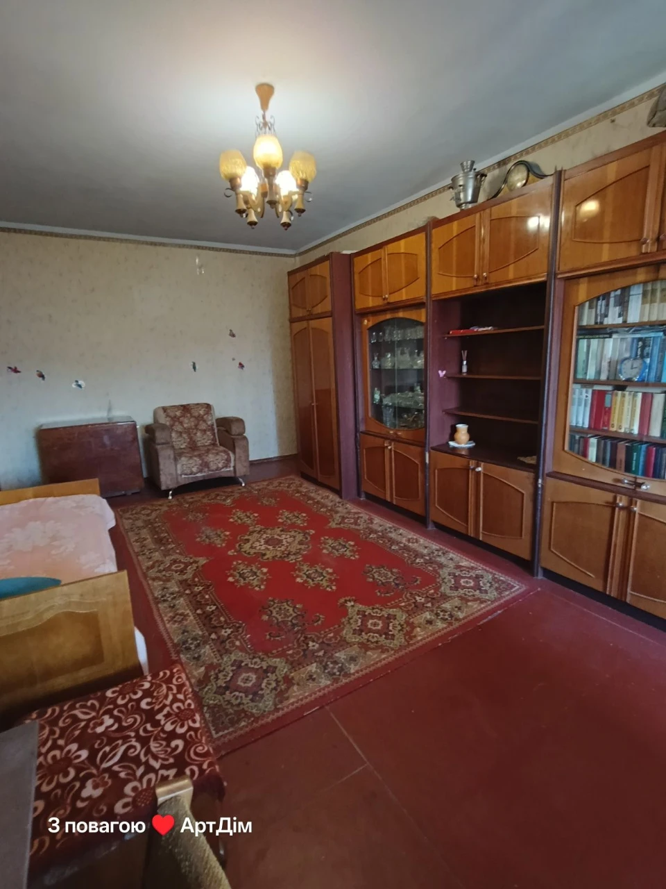 Продам 2-ну квартиру лівий берег 5 мікрорайон
