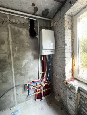 Sale of a 3-room apartment in the center of Stalinka! Area near the bus station. Gas