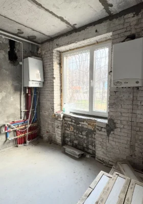 Sale of a 3-room apartment in the center of Stalinka! Area near the bus station. Gas