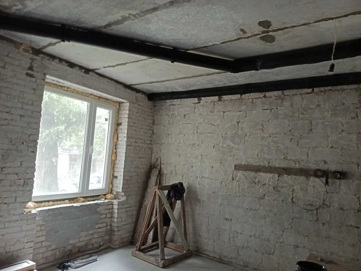 Sale of a 3-room apartment in the center of Stalinka! Area near the bus station. Gas