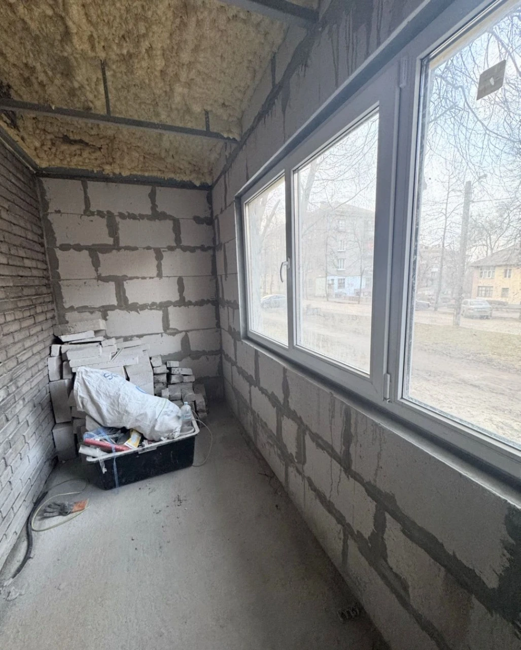 Sale of a 3-room apartment in the center of Stalinka! Area near the bus station. Gas