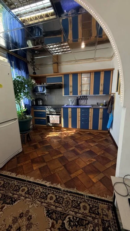 For sale: 2-bedroom apartment. 10th district. Left bank.