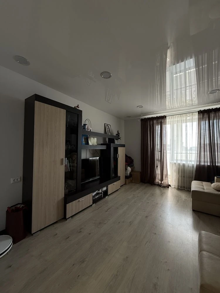For Sale: 3-room apartment, LBP, furniture+appliances, renovation, Nadnipryansky Prospect