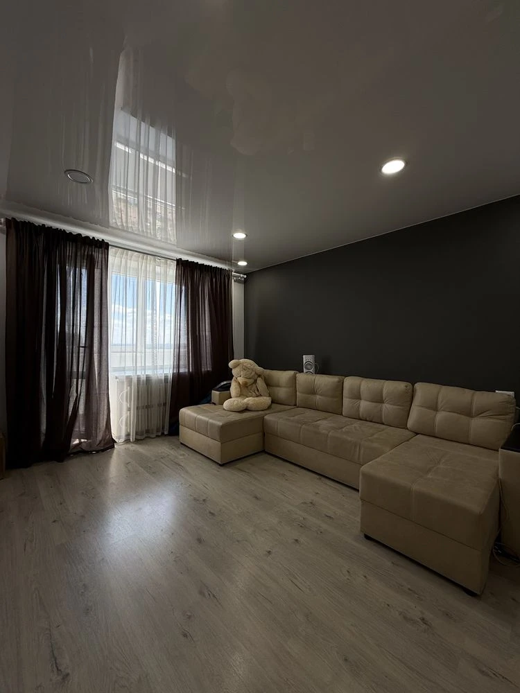 For Sale: 3-room apartment, LBP, furniture+appliances, renovation, Nadnipryansky Prospect