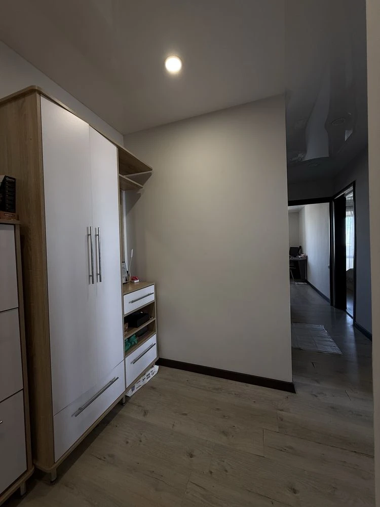 For Sale: 3-room apartment, LBP, furniture+appliances, renovation, Nadnipryansky Prospect
