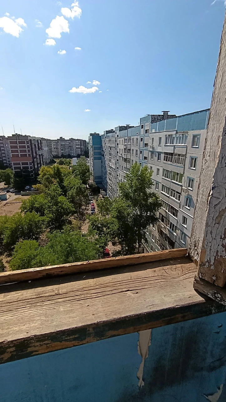 Продається 3-кімнатна квартира в мікрорайоні 4, Лівий берег