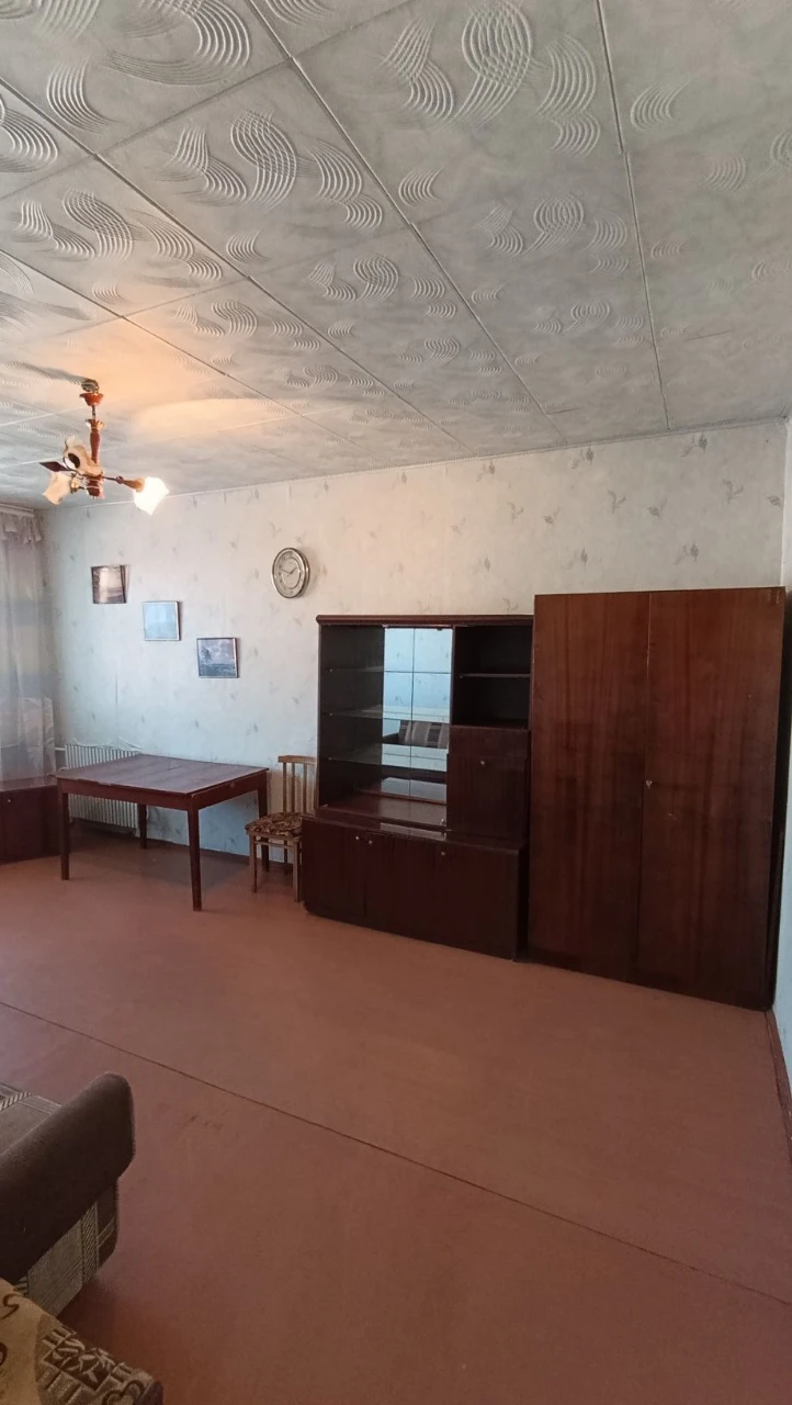 Продається 3-кімнатна квартира в мікрорайоні 4, Лівий берег