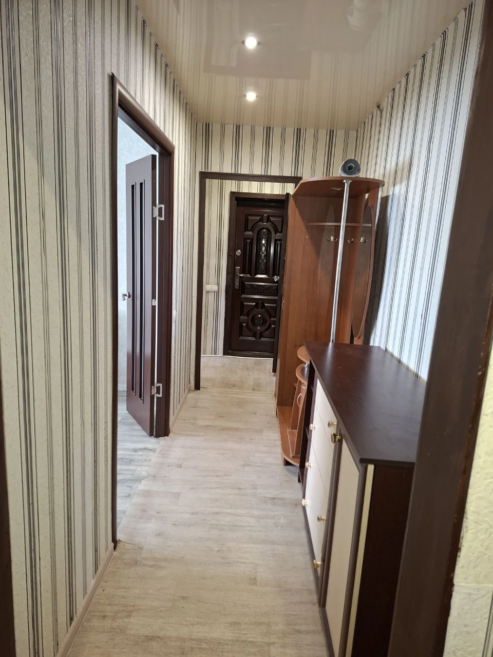 Продается 3-комнатная квартира в Каменском, Днепропетровская область
