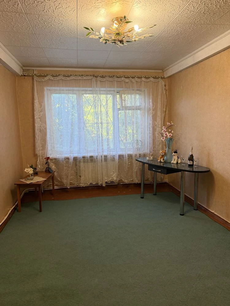 For Sale: 4-room apartment on the Right Bank, "Cheremushki"
