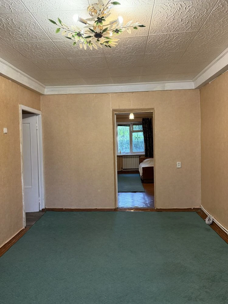For Sale: 4-room apartment on the Right Bank, "Cheremushki"