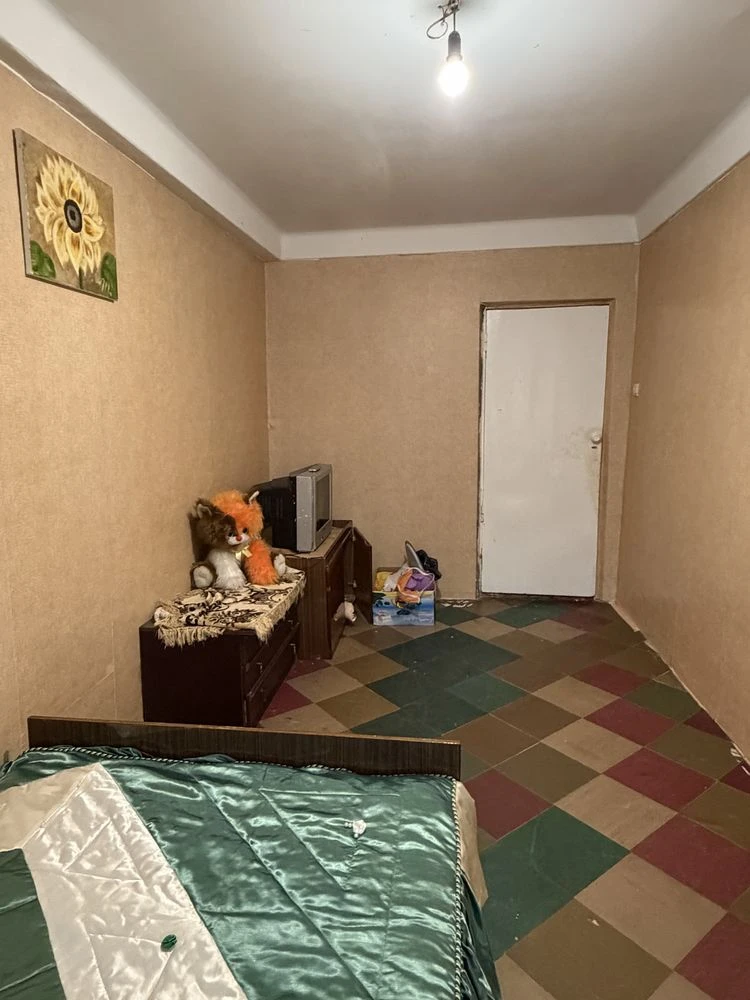 For Sale: 4-room apartment on the Right Bank, "Cheremushki"