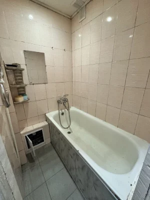 For sale 4 rooms. Kamen, Cheremushki district