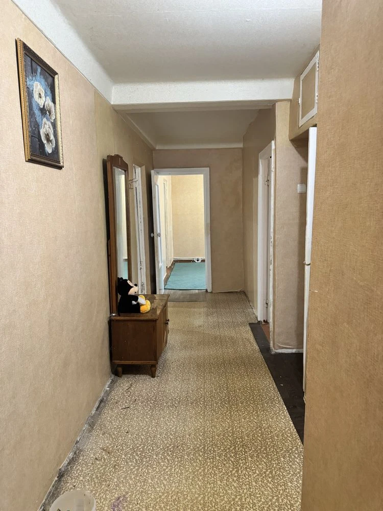 For sale 4 rooms. Kamen, Cheremushki district