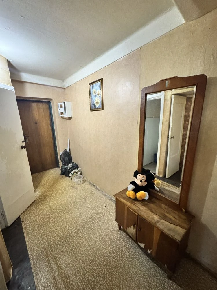 For sale 4 rooms. Kamen, Cheremushki district