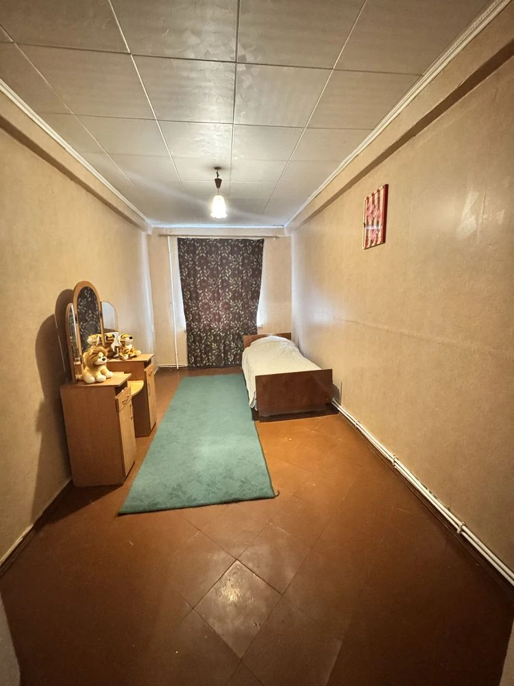 For sale 4 rooms. Kamen, Cheremushki district