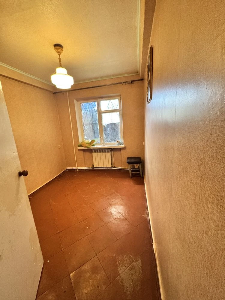 For sale 4 rooms. Kamen, Cheremushki district