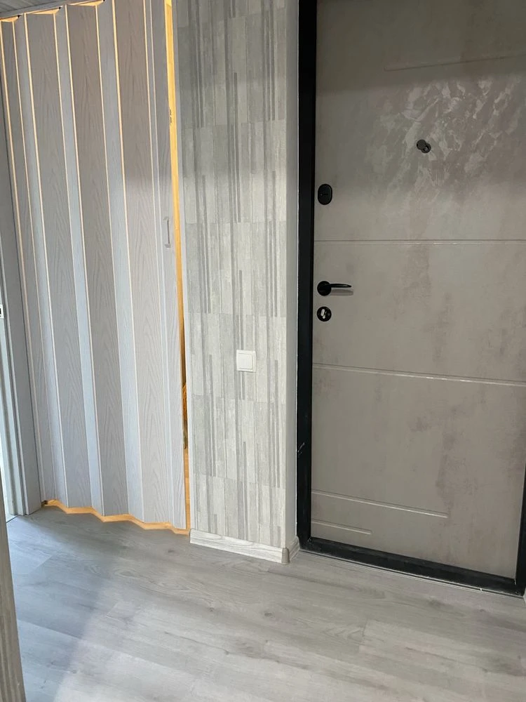 For sale new 3-room apartment on the left bank 2/9