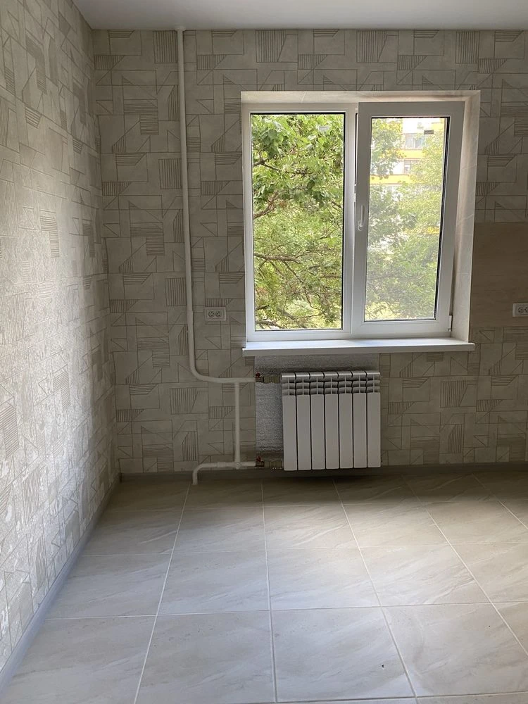 For sale new 3-room apartment on the left bank 2/9