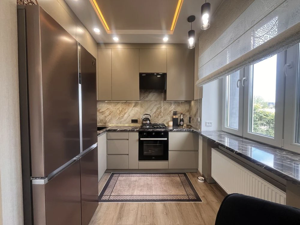 Продаж престижного 3-кімнатного апартаменту в центрі Кам'янського