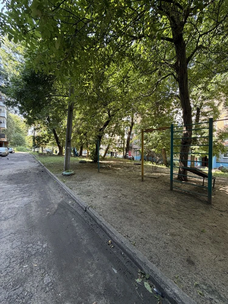 For Sale: 2-room apartment, Cheremushki area