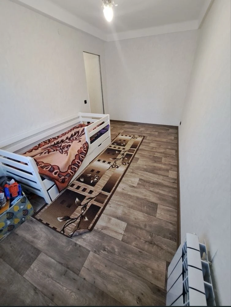 Продам 3 х ком  квартиру  Правый берег