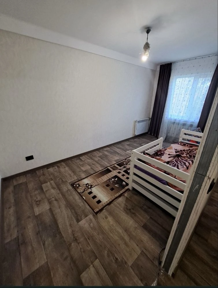Продам 3 х ком  квартиру  Правый берег