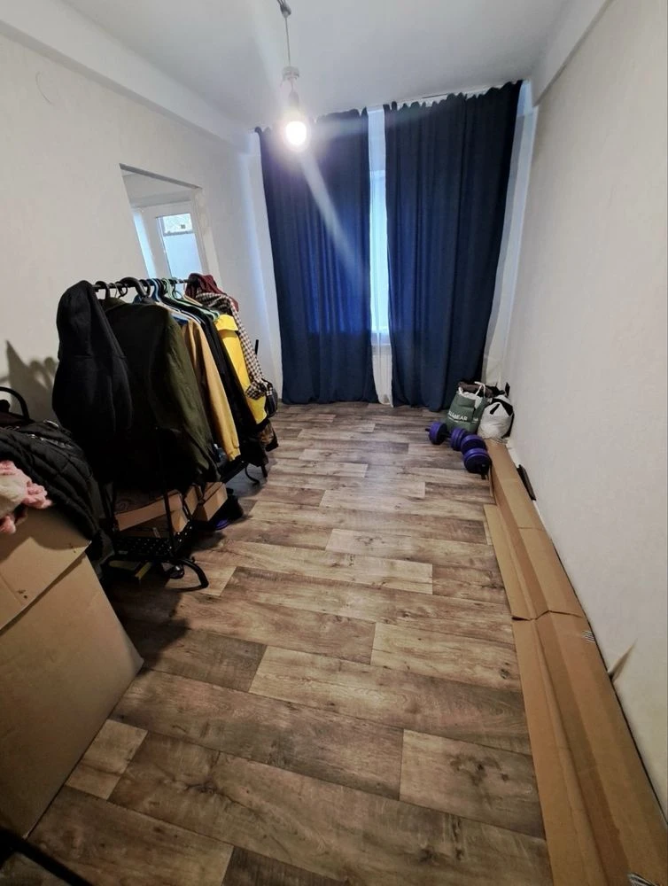 Продам 3 х ком  квартиру  Правый берег