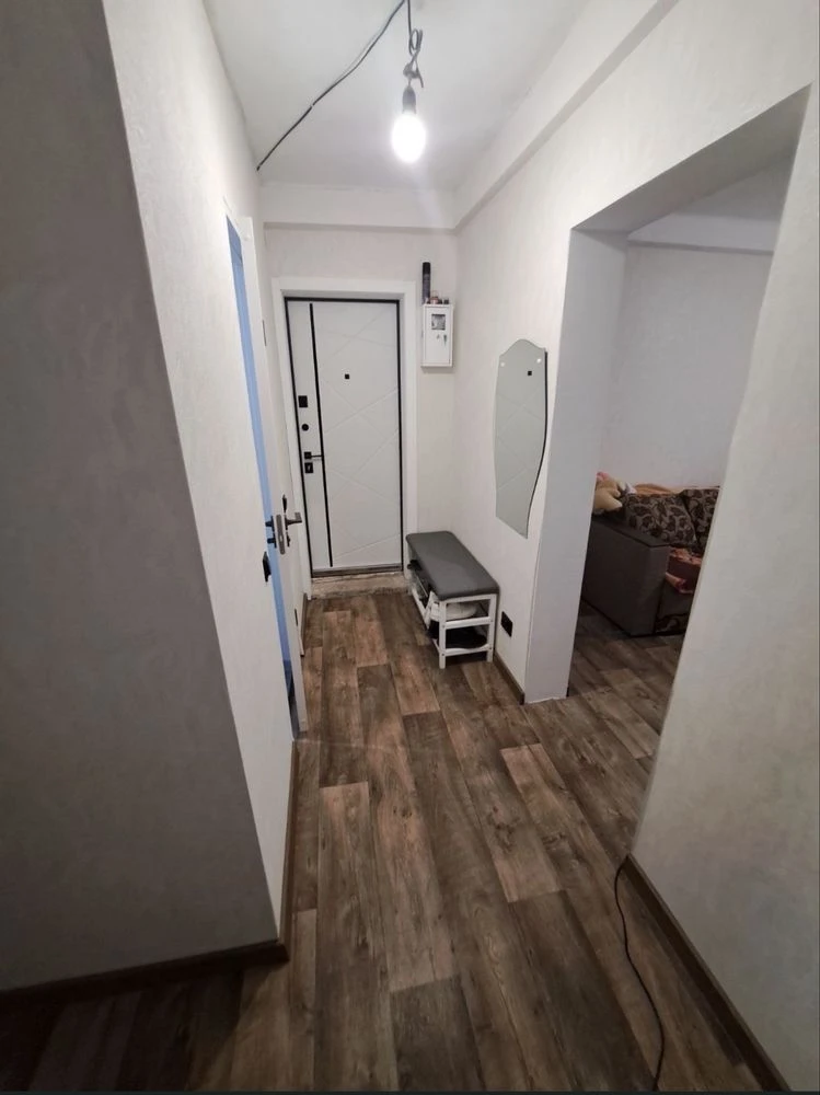 Продам 3 х ком  квартиру  Правый берег