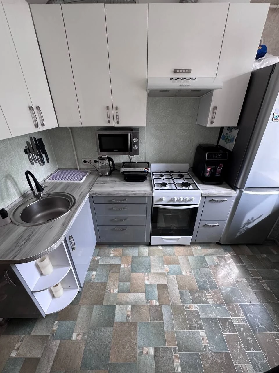 For Sale: Great 2-bedroom apartment in a residential area