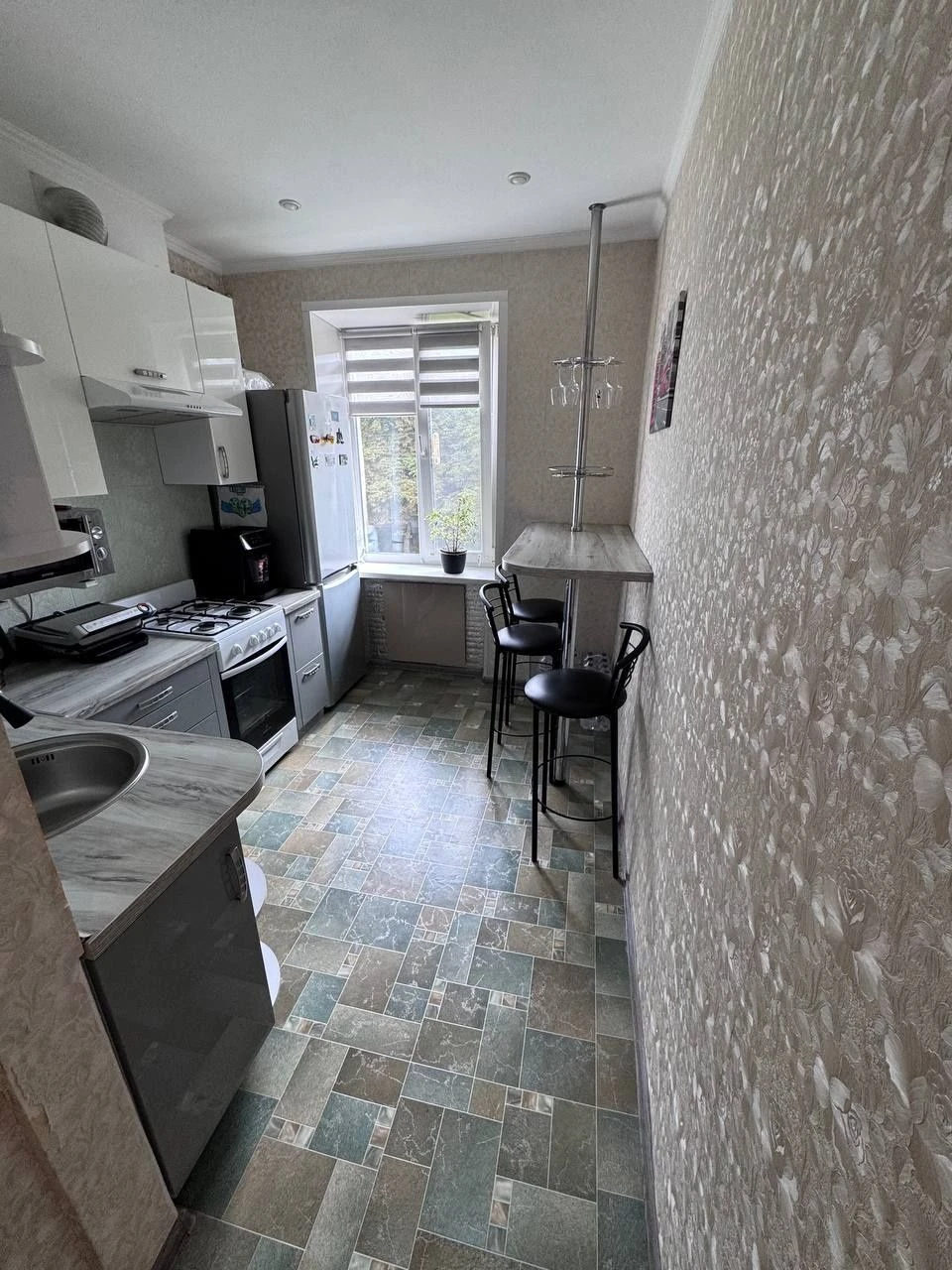 For Sale: Great 2-bedroom apartment in a residential area