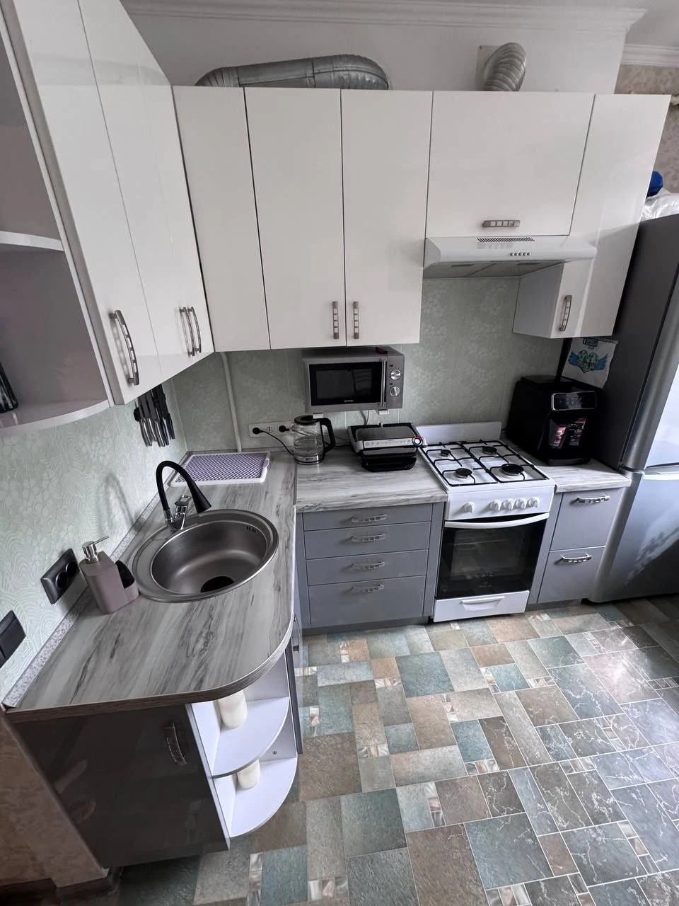 For Sale: Great 2-bedroom apartment in a residential area