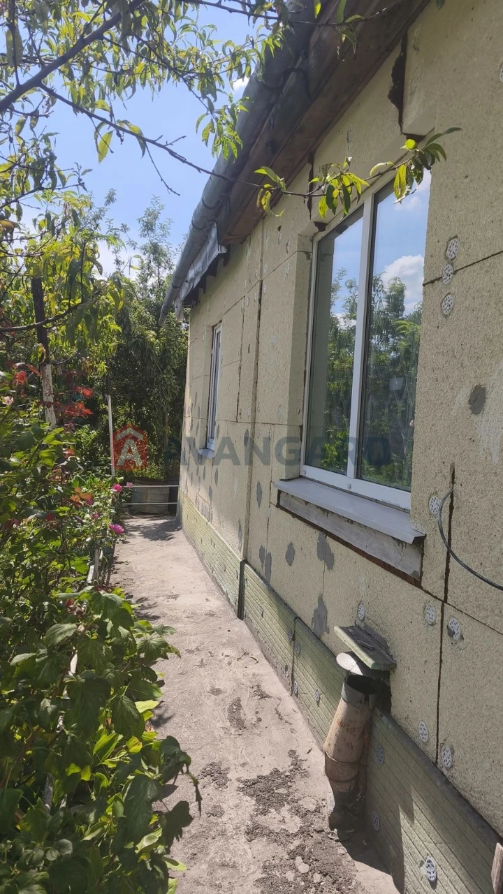 Продається 1/4 частини будинку в Соцмісті!