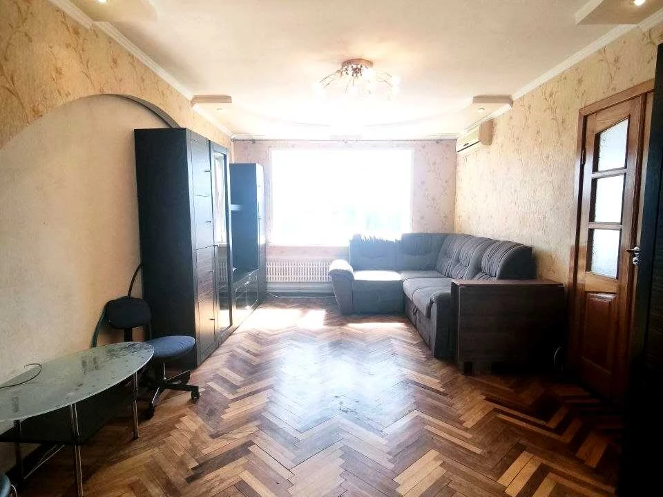 Apartment. Kam'yanskoe, Kam'yanskoe (Dniprozerzhynsk), Ivan M