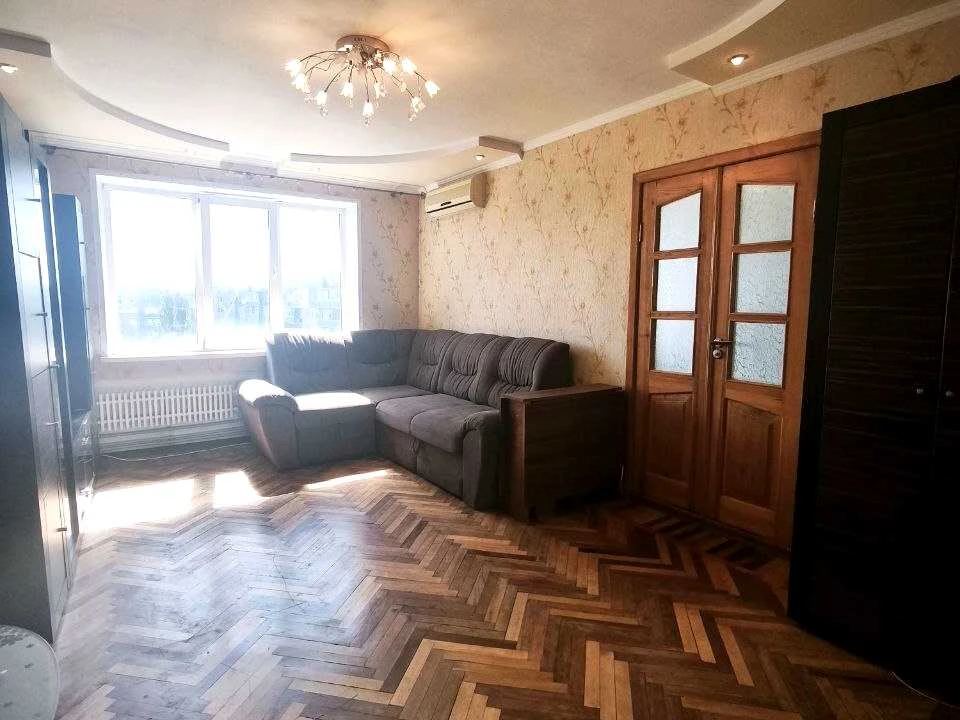 Apartment. Kam'yanskoe, Kam'yanskoe (Dniprozerzhynsk), Ivan M