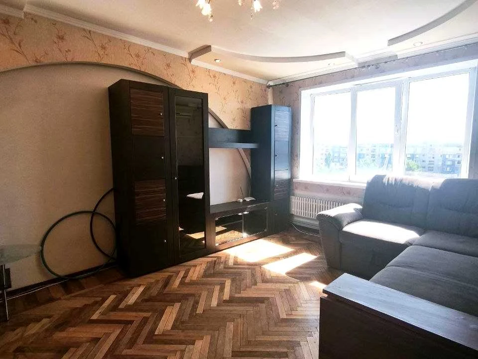 Apartment. Kam'yanskoe, Kam'yanskoe (Dniprozerzhynsk), Ivan M