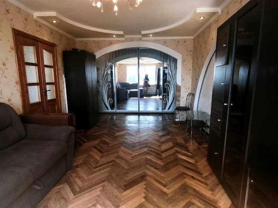 Apartment. Kam'yanskoe, Kam'yanskoe (Dniprozerzhynsk), Ivan M