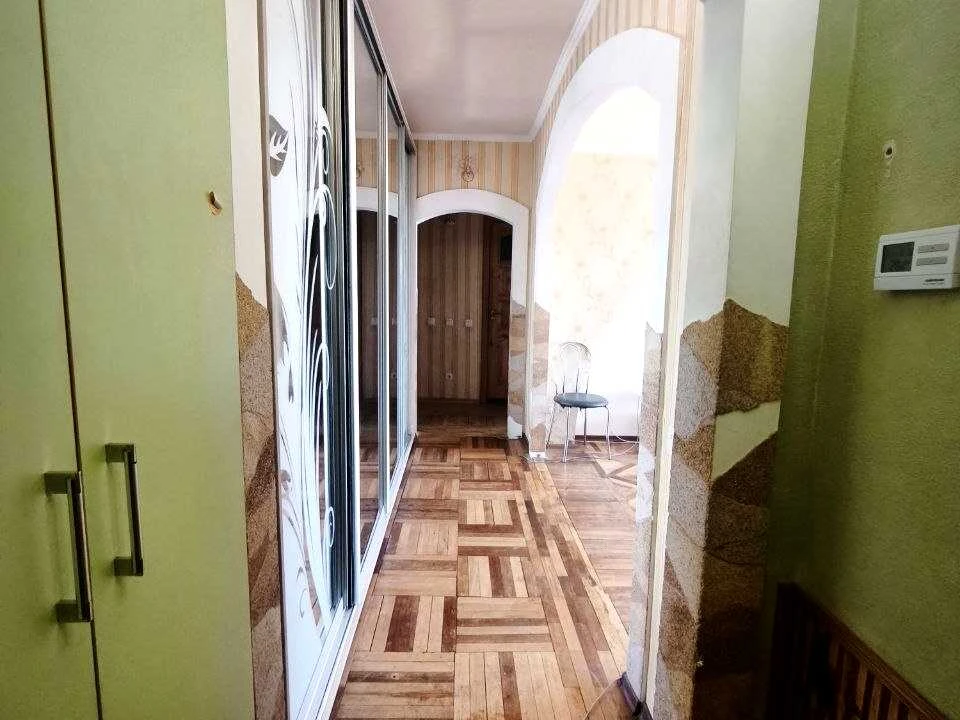 Apartment. Kam'yanskoe, Kam'yanskoe (Dniprozerzhynsk), Ivan M
