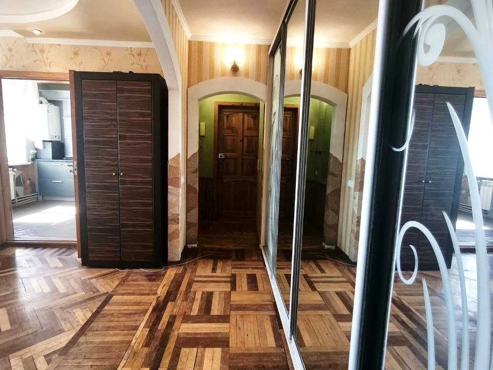 Apartment. Kam'yanskoe, Kam'yanskoe (Dniprozerzhynsk), Ivan M