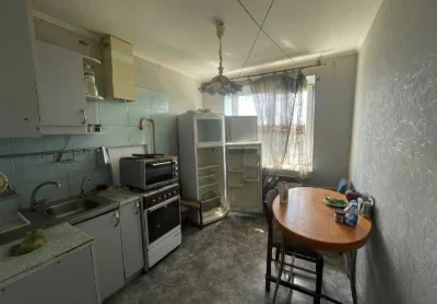 Продам 2ком. квартиру правый берег, Черёмушки, центр.