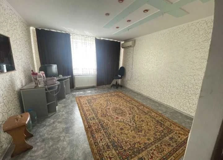 Продам 2ком. квартиру правый берег, Черёмушки, центр.