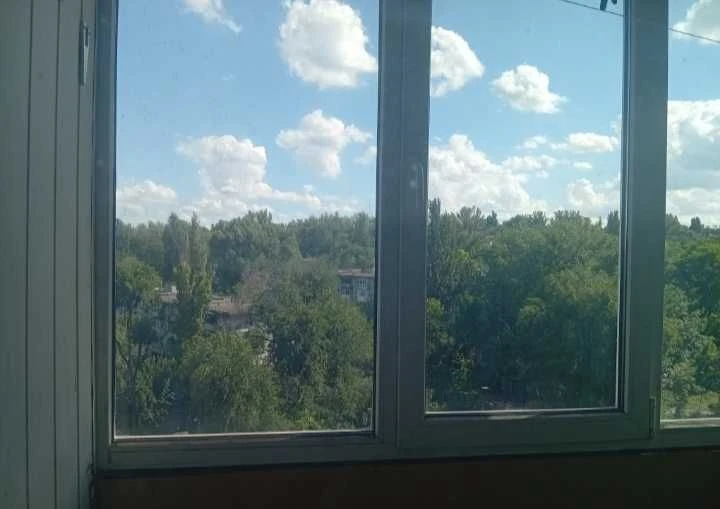 Продам 2ком. квартиру правый берег, Черёмушки, центр.