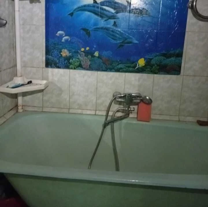 Продам 2ком. квартиру правый берег, Черёмушки, центр.